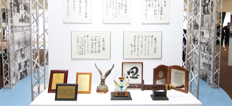 故人様の功績や趣味、人柄が偲べる展示や映像制作をお手伝いいたします。